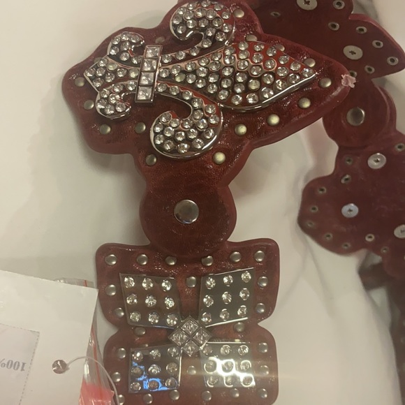Nwt Charm and Luck fleur de Lois bling leather belt red with stones size S - Picture 4 of 9